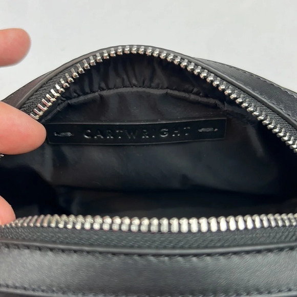 NWOT Cartwright The Clam Luxury Lockable Bag - Picture 9 of 11